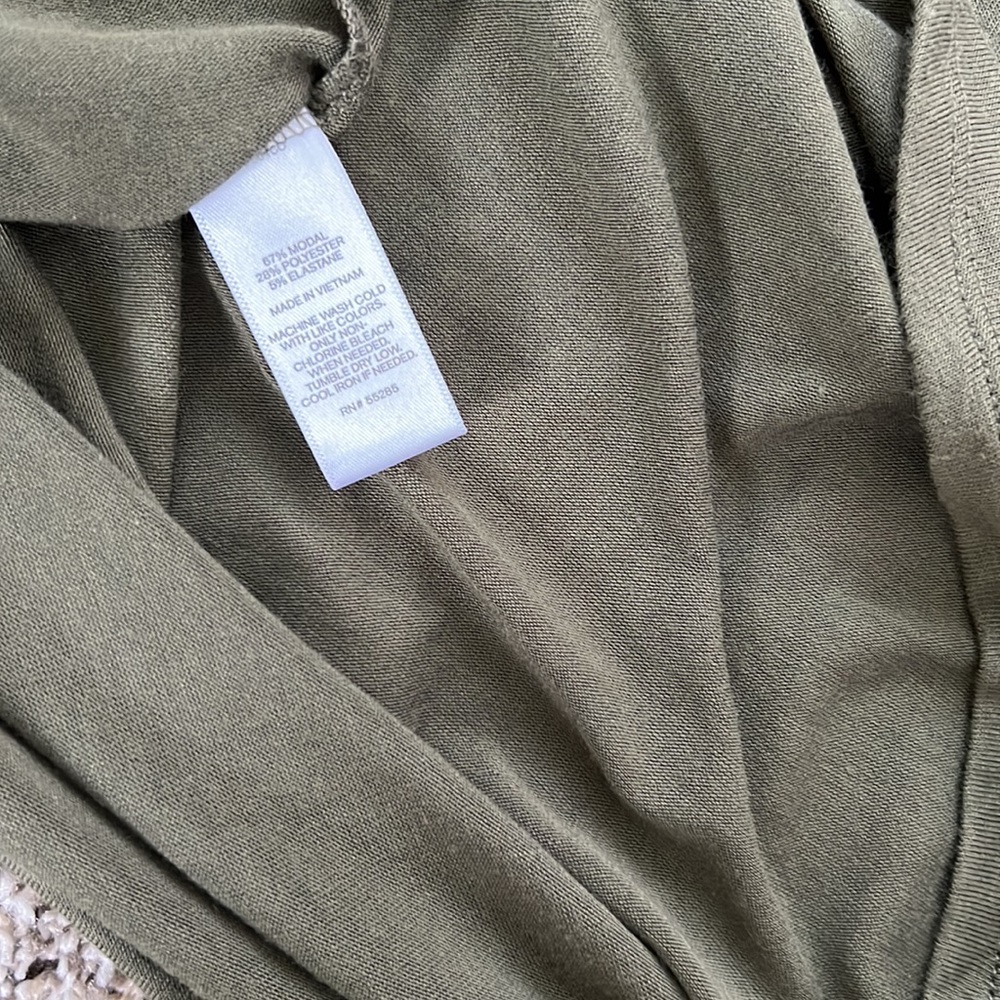 Express Cutout Top - Picture 7 of 7
